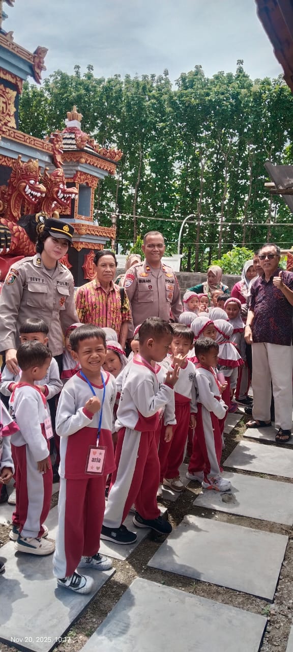 Tanamkan Nilai Kerukunan Dan Toleransi KB dan BA Aisyiyah Blimbing Adakan Outing Class Dibersamai Polisi Sahabat Anak