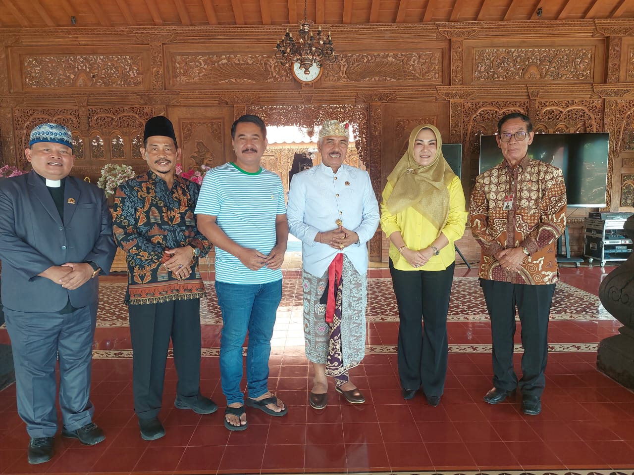Pesan Natal dan Tahun Baru, Ida Pangelingsir Ingatkan Menjaga Kerukunan