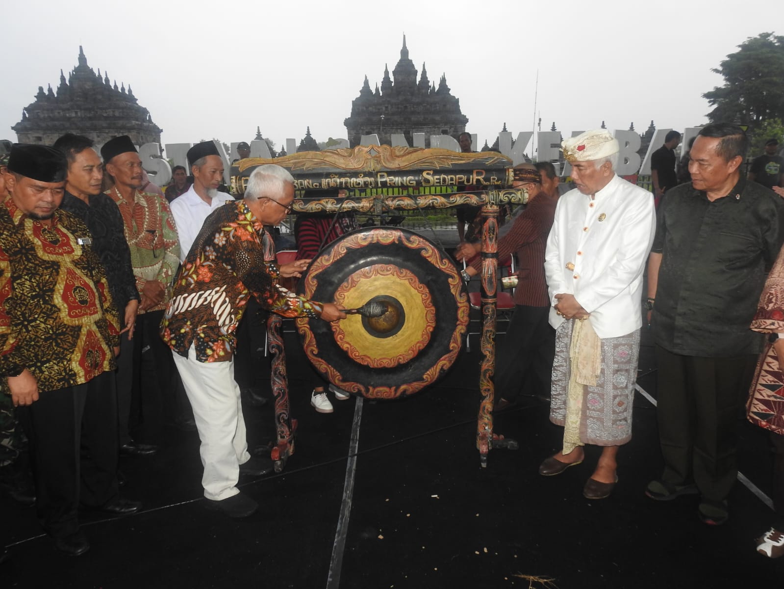 Penyelenggaraan Festival Candi Kembar ke-7 Sukses Meski Diguyur Hujan Deras