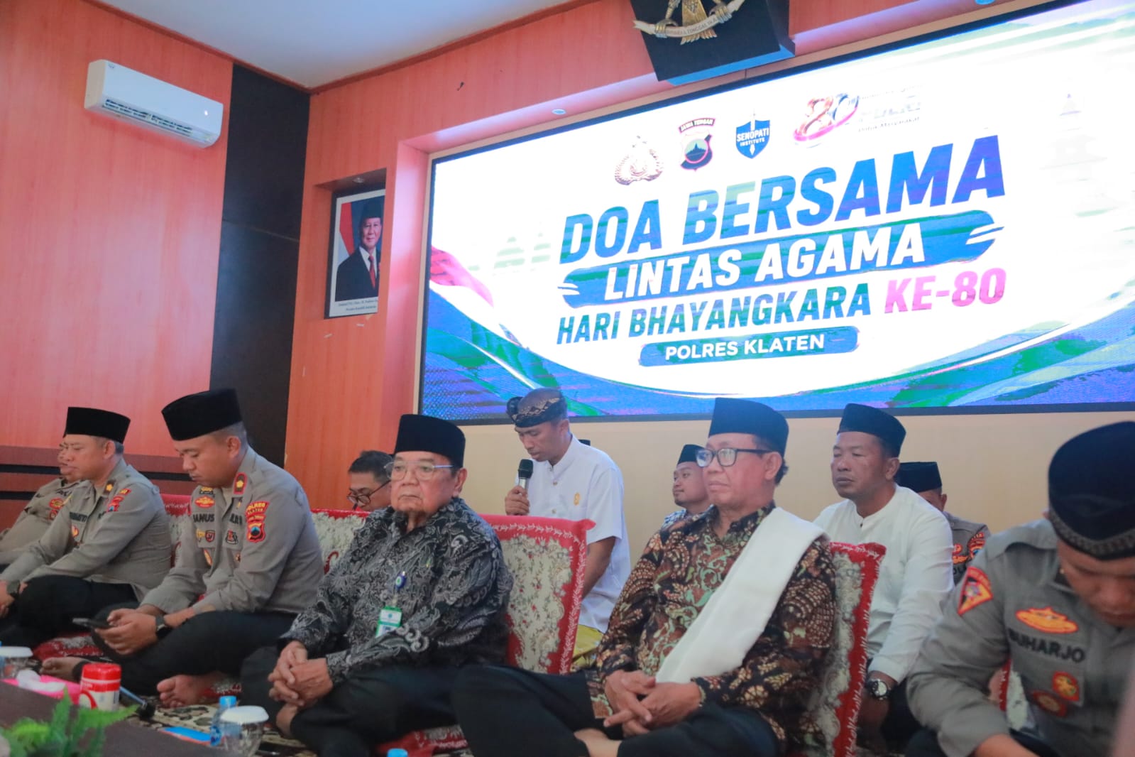 Polres Klaten Selenggarakan Doa Bersama Lintas Agama Peringati Hari Bhayangkara ke-80, Kuatkan Kerukunan dan Toleransi.