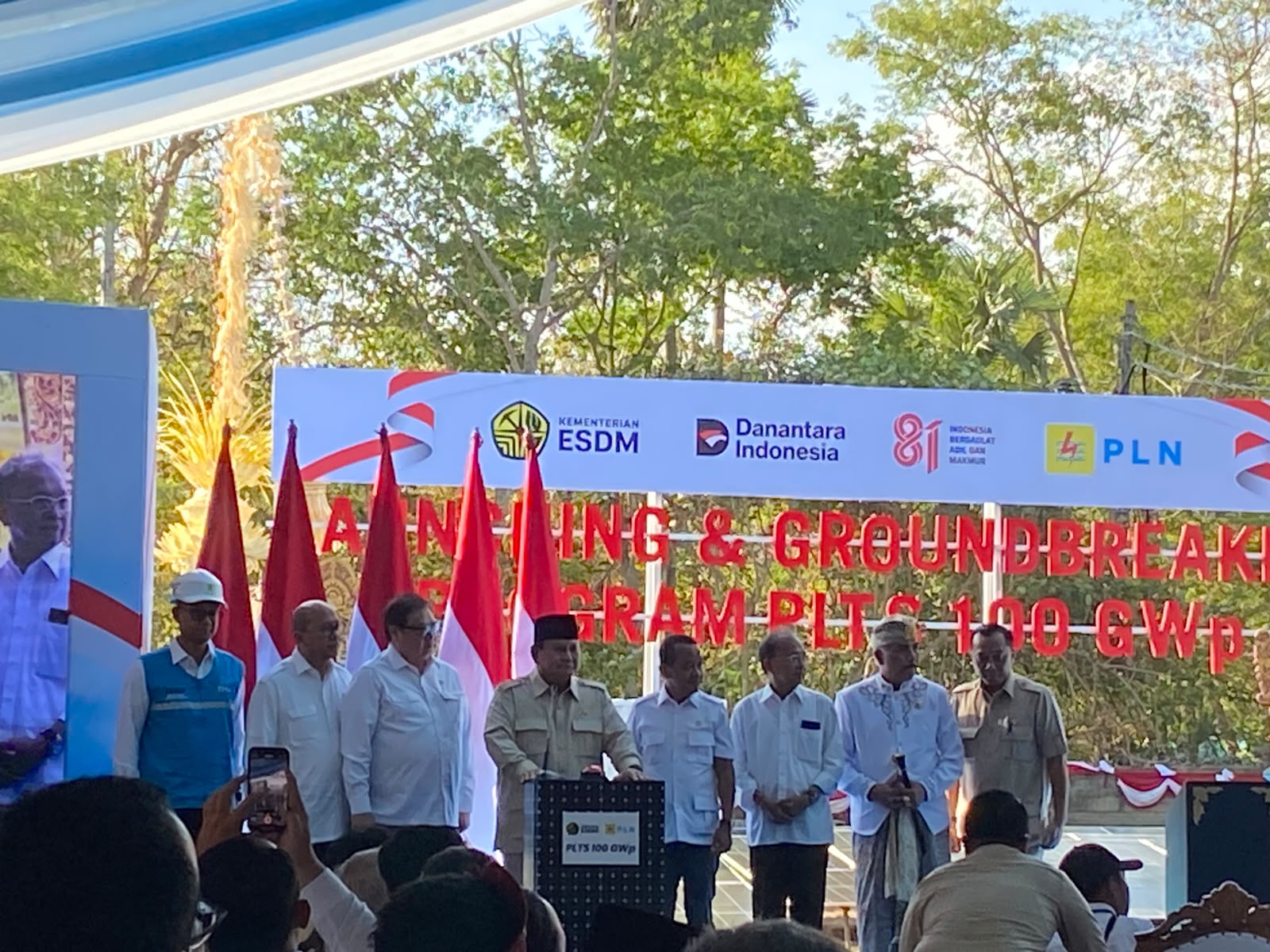 KETUA ASOSIASI FKUB INDONESIA DAMPINGI PRESIDEN PRABOWOLuncurkan Proyek PLTS di Bali, Wujudkan Energi Bersih Berbasis Kerukunan